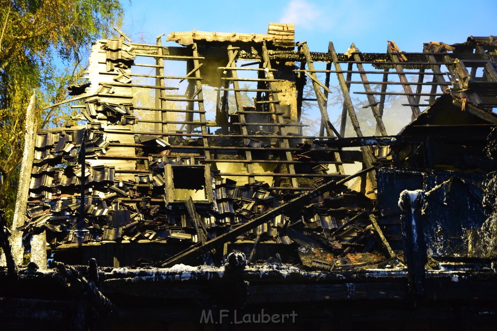 Grossfeuer Einfamilienhaus Siegburg Muehlengrabenstr P0729.JPG - Miklos Laubert